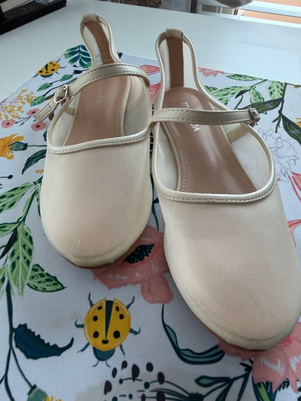 TOP Moda Cream Mary Jane Flats with Buckle Strap / mesh